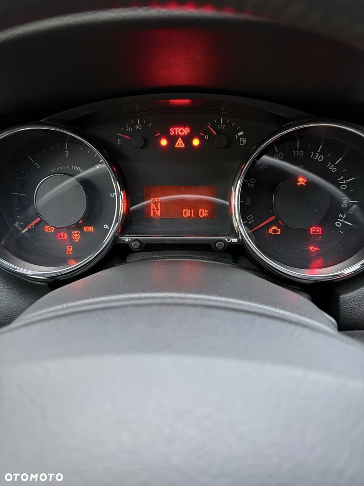 Peugeot 5008 - 8