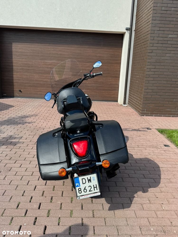 Suzuki Intruder - 6