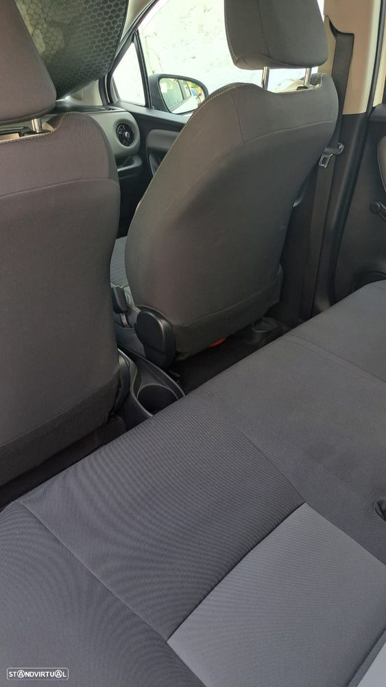 Toyota Yaris 1.5 HSD Exclusive+P.Luxury - 16