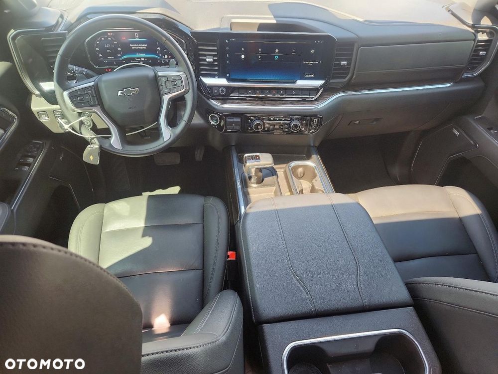 Chevrolet Silverado - 9