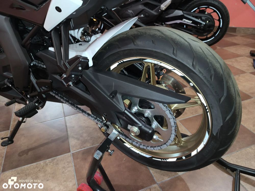 CFMoto 650 MT - 13