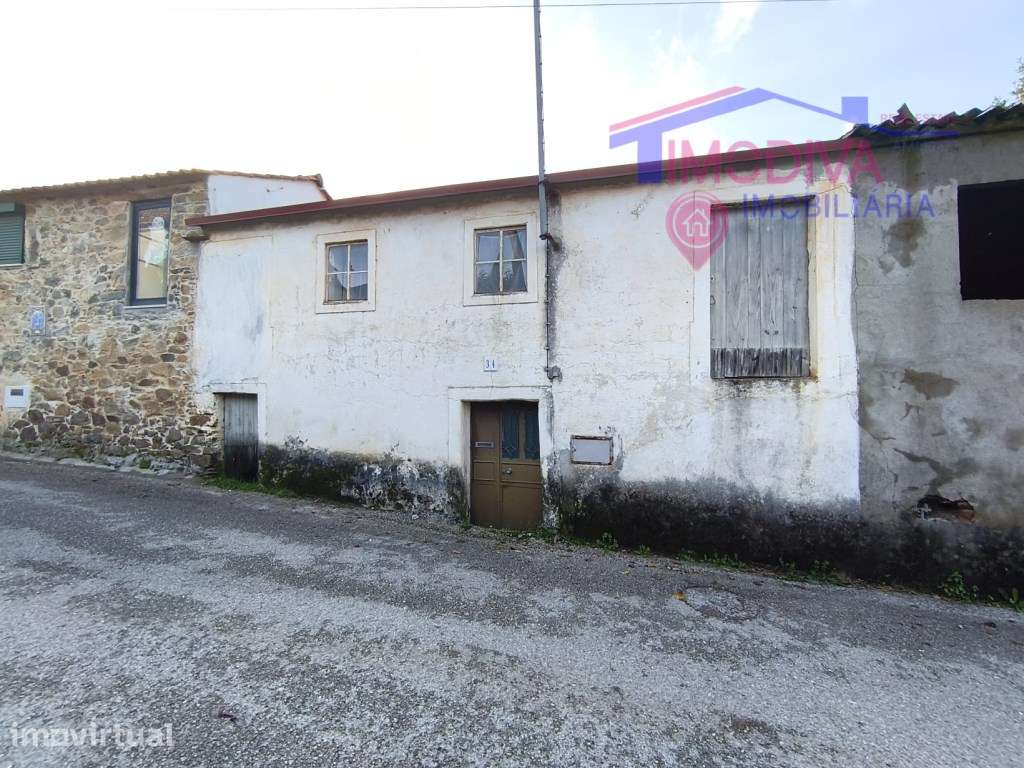 Casa Rústica com terreno situado em Troviscais, Pedrogão Grande - Grande imagem: 2/24