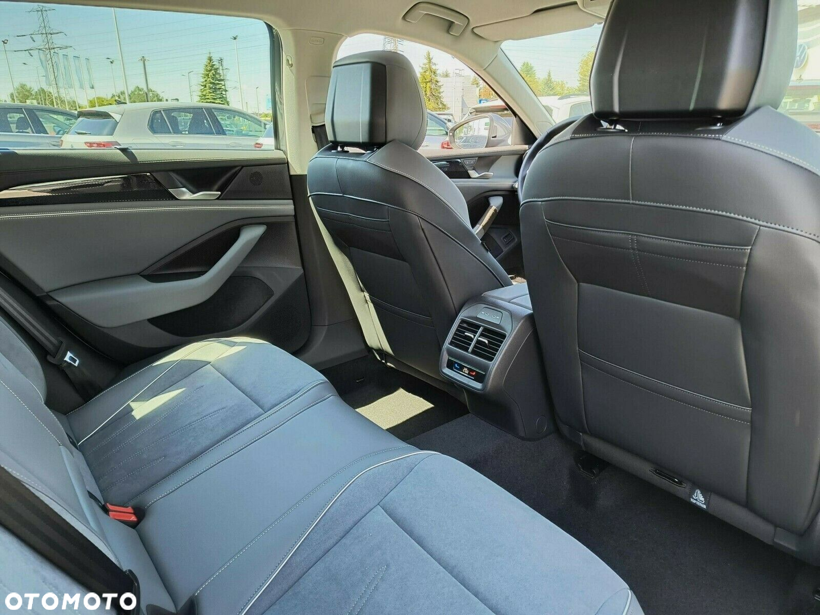 Volkswagen Passat 1.5 TSI ACT mHEV Business DSG - 23