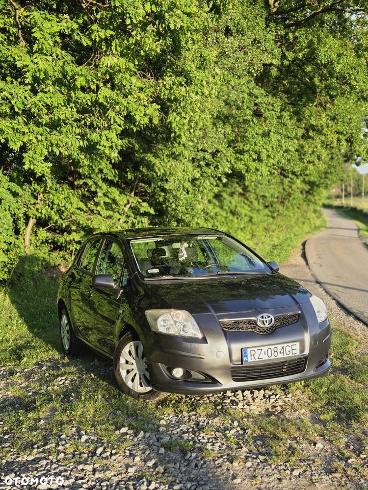 Toyota Auris - 2
