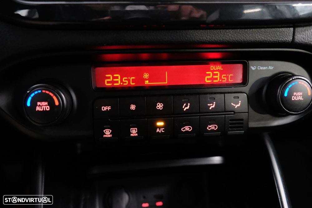 Kia Carens 1.7 CRDi ISG TX - 18