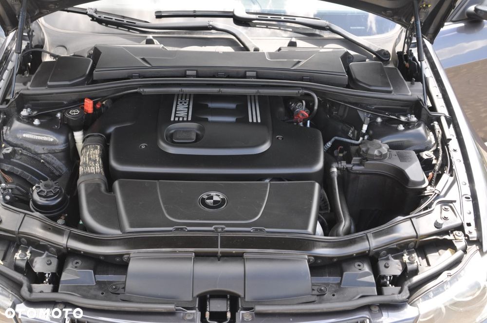 BMW Seria 3 320d DPF - 16