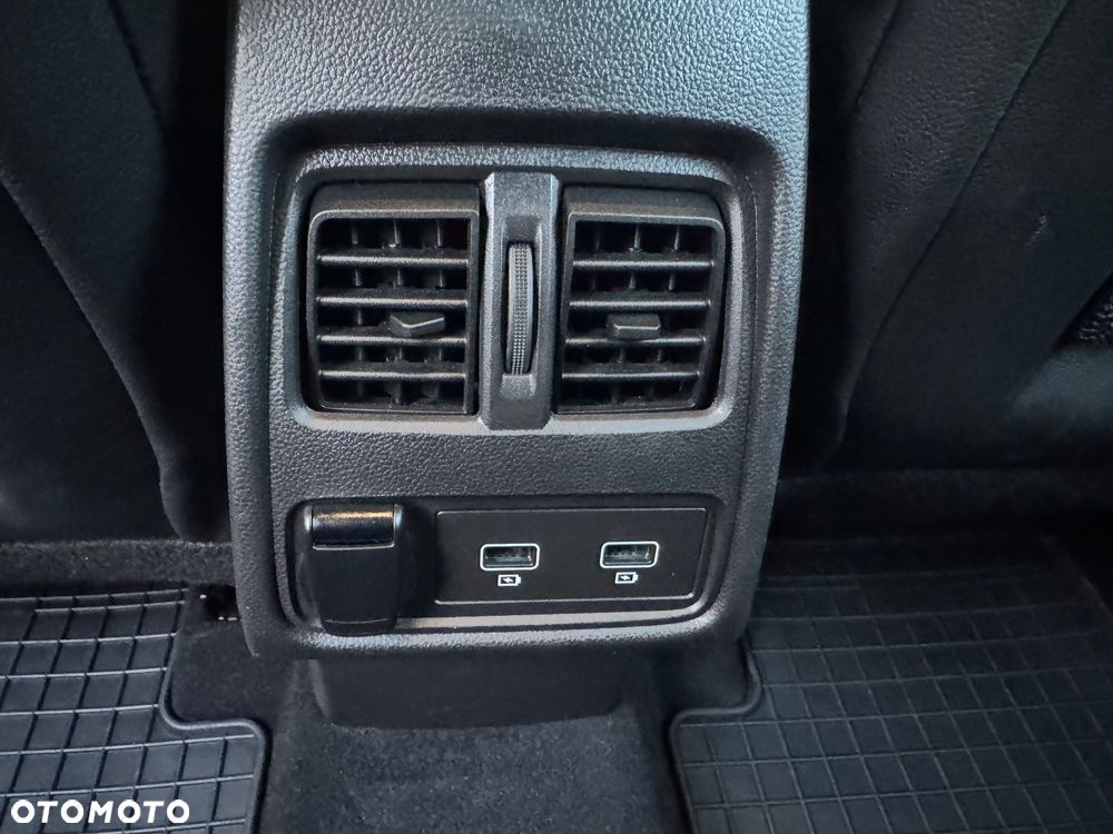 Renault Captur 1.3 TCe mHEV Intens EDC - 24
