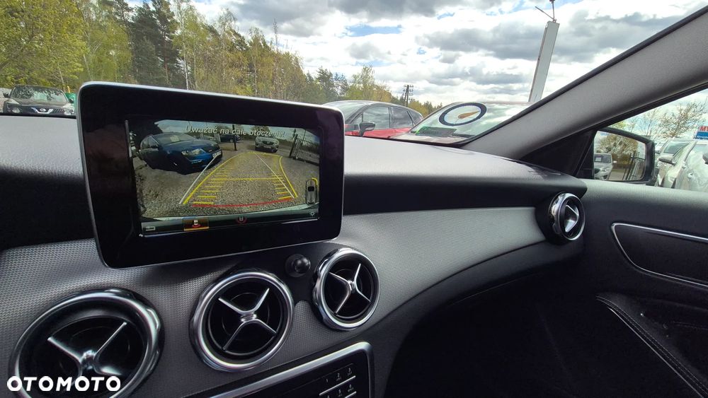 Mercedes-Benz GLA 200 7G-DCT AMG Line - 30
