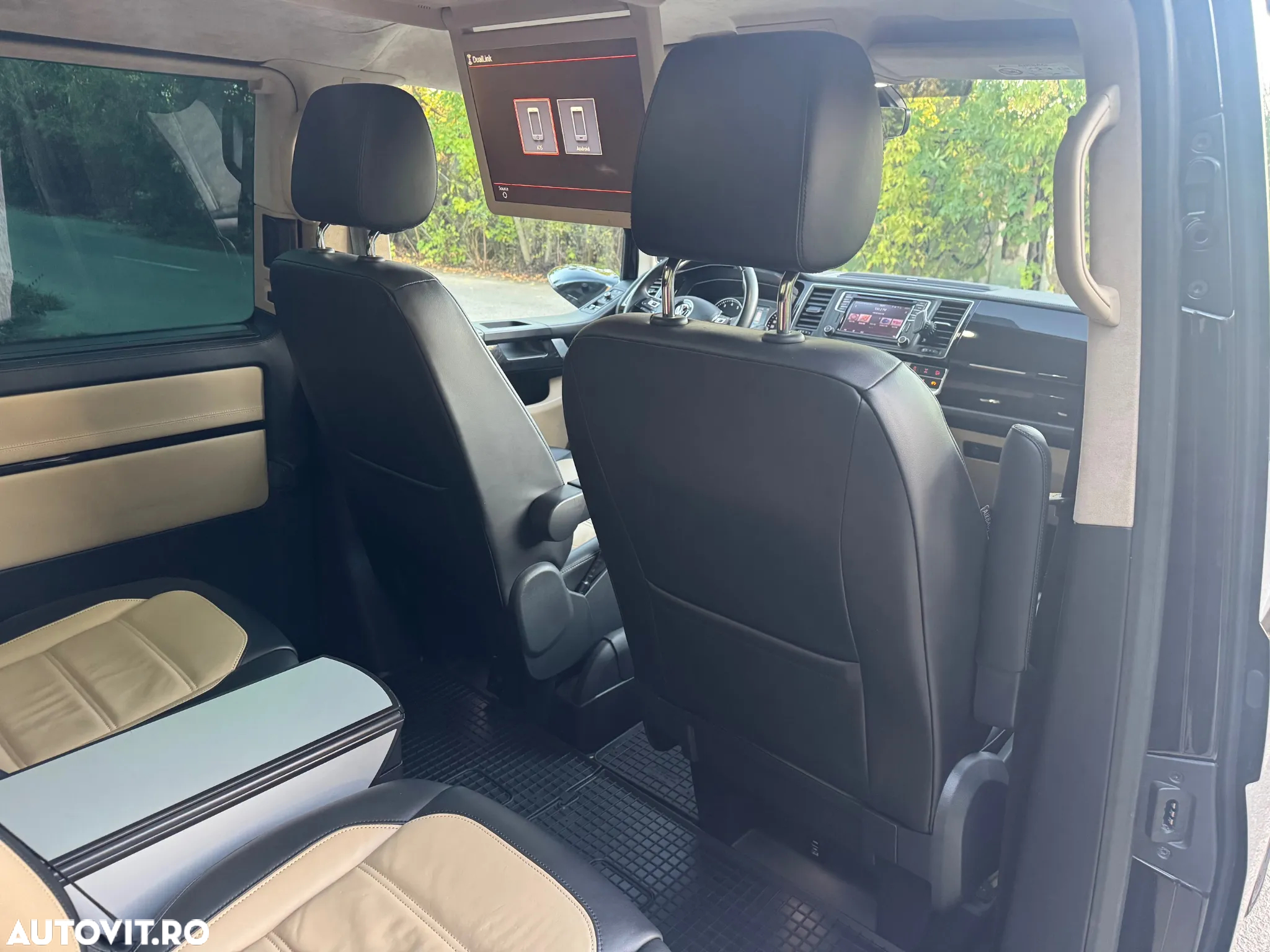 Volkswagen Multivan - 13