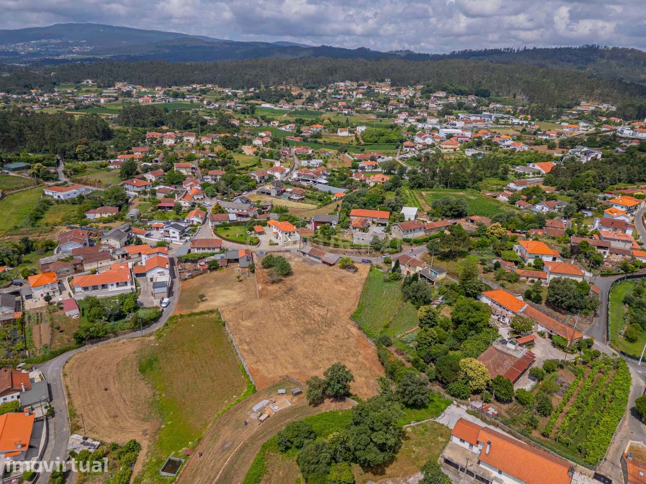 Terreno à venda em Alheira, Barcelos - 5000m² com vistas panorâmicas - Grande imagem: 2/21