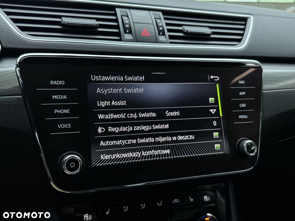 Skoda Superb 2.0 TSI Style DSG - 34