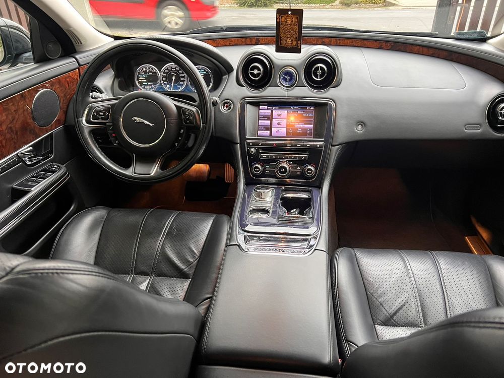 Jaguar XJ 3.0 D V6 LWB Premium Luxury - 6
