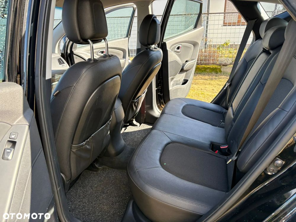 Hyundai ix35 1.6 2WD Fifa World Cup Edition - 13