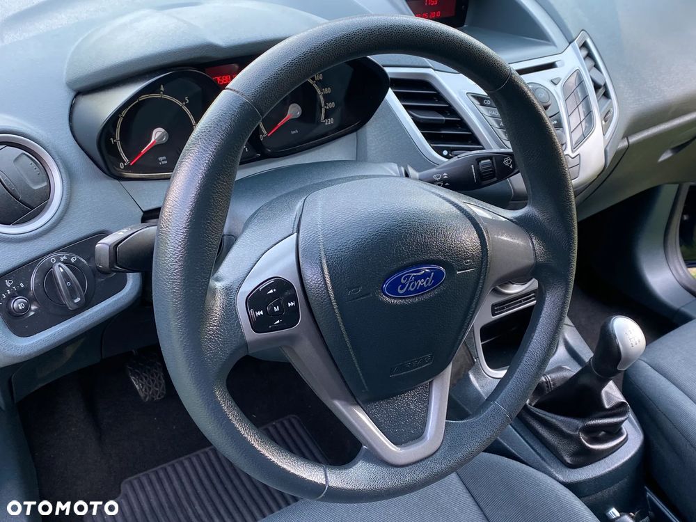 Ford Fiesta 1.4 Trend - 24
