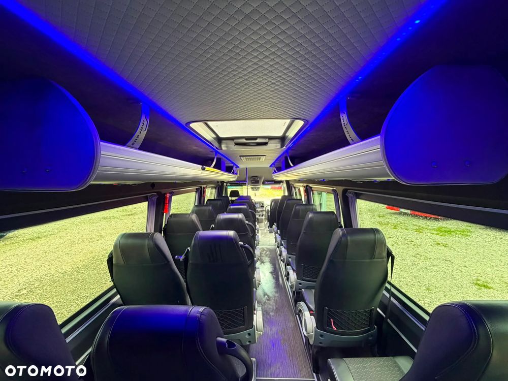 Mercedes-Benz Sprinter 517 - 23