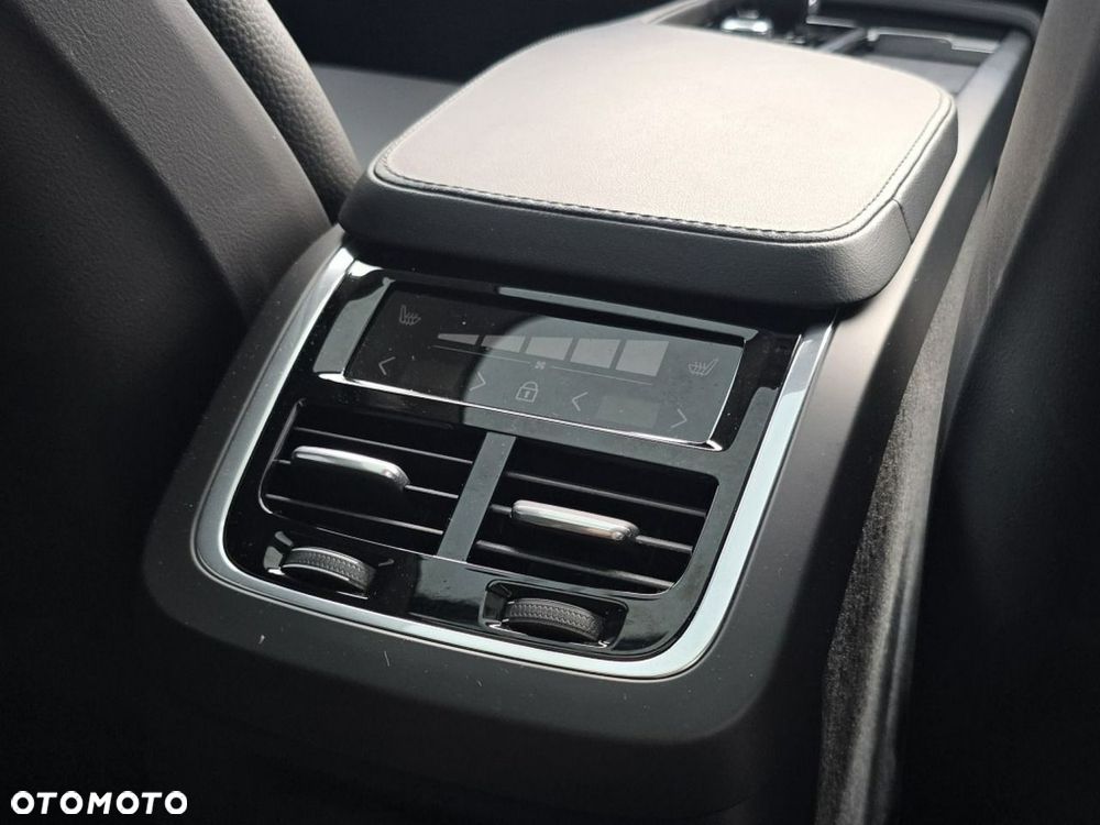 Volvo XC 90 T8 AWD Plug-In Hybrid Ultimate Bright 7os - 13