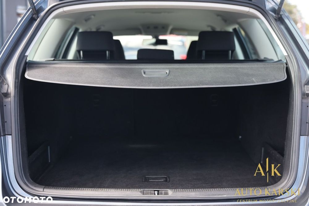 Volkswagen Passat - 18