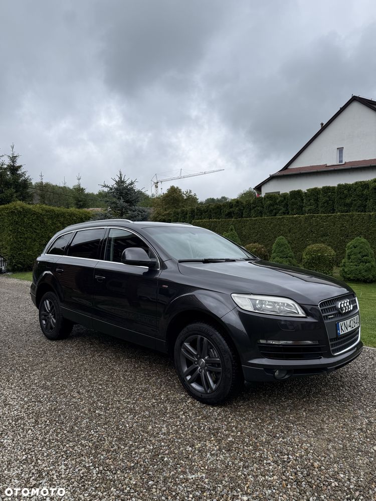 Audi Q7 - 1