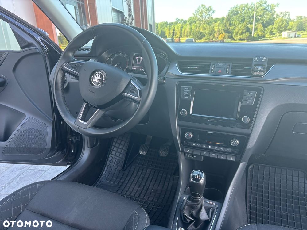 Skoda RAPID 1.0 TSI Style - 17