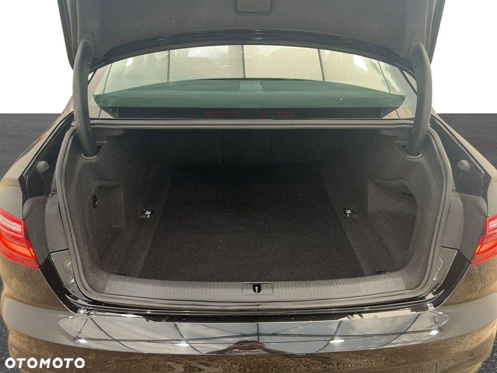 Audi A4 Limousine - 11