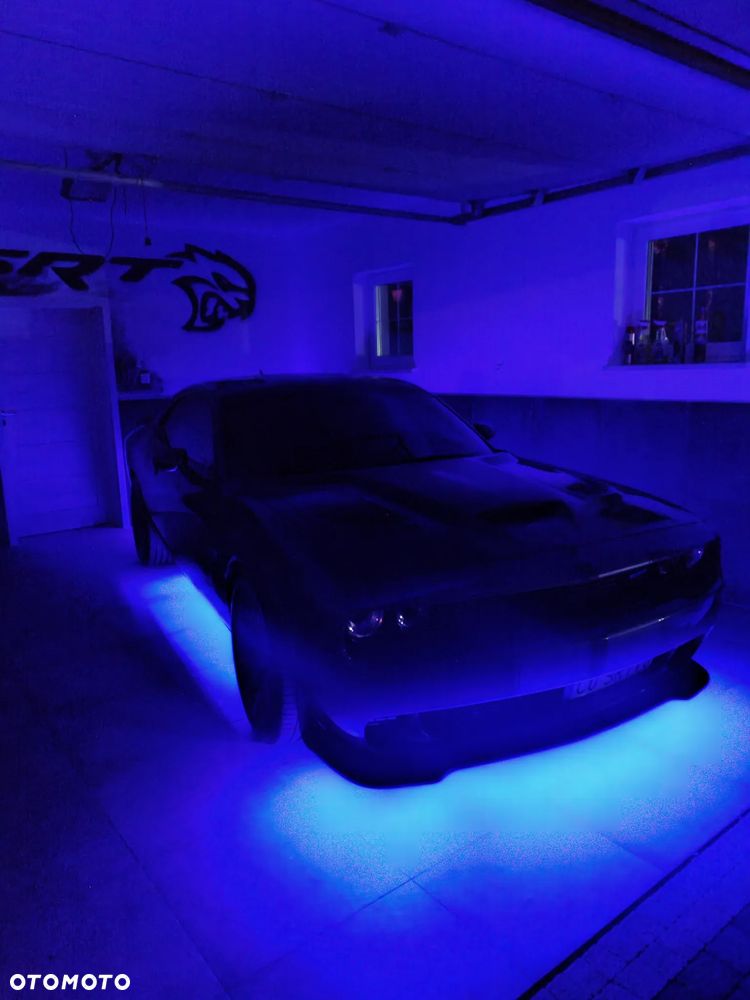 Dodge Challenger - 16