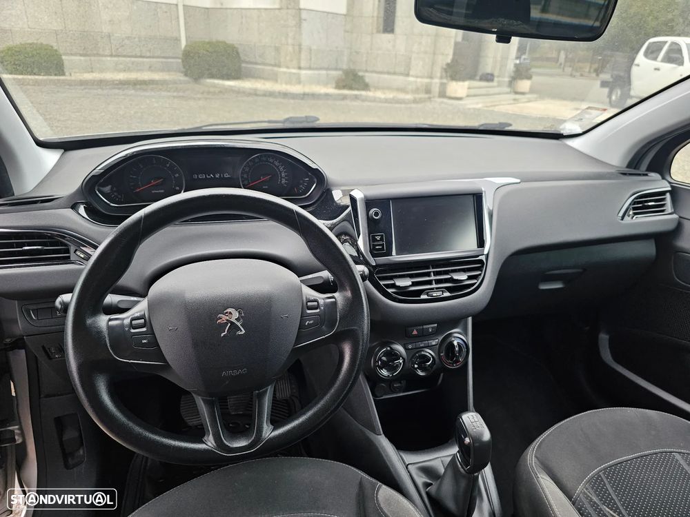 Peugeot 208 1.4 HDi Active - 17