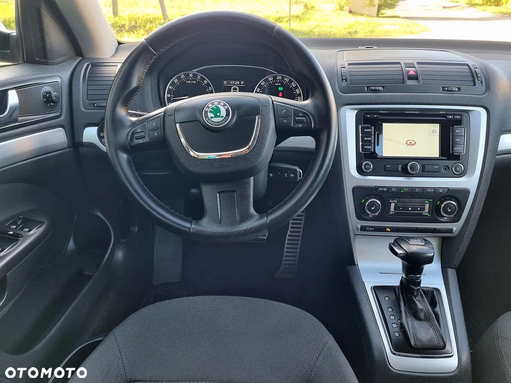 Skoda Octavia Combi 2.0 TDI DPF 4x4 DSG Scout - 10
