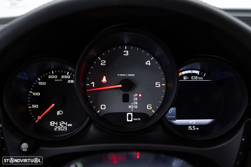 Porsche Macan S - 36