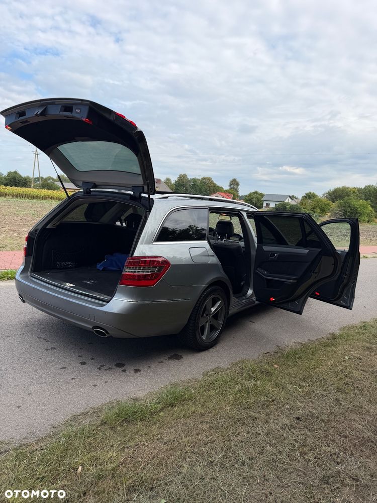 Mercedes-Benz Klasa E 350 CDI DPF 4Matic BlueEFFICIENCY 7G-TRONIC Elegance - 17