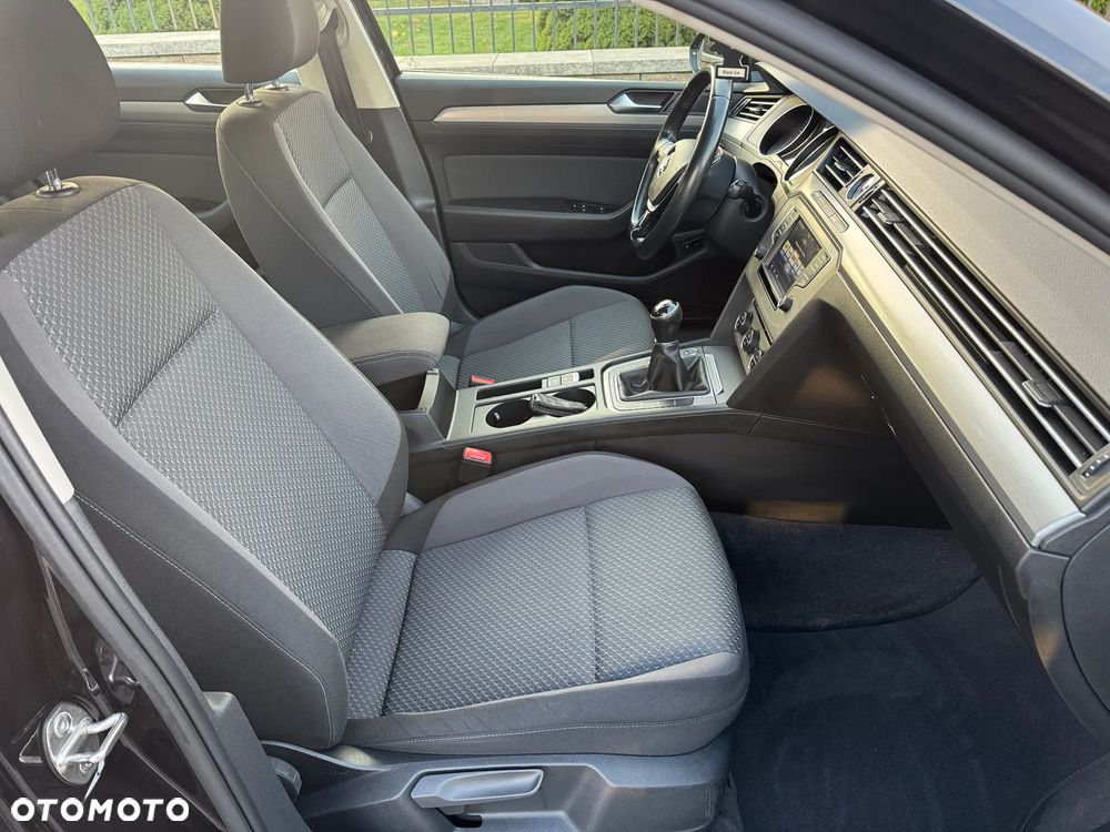 Volkswagen Passat 1.6 TDI BMT Comfortline - 9