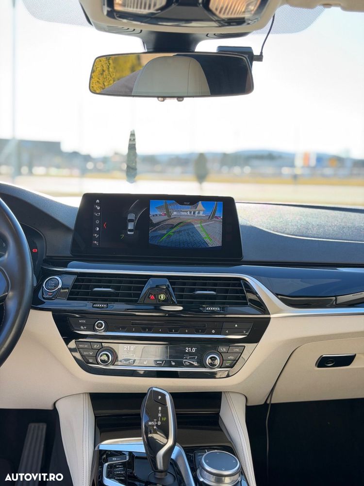 BMW Seria 5 530i xDrive AT - 18