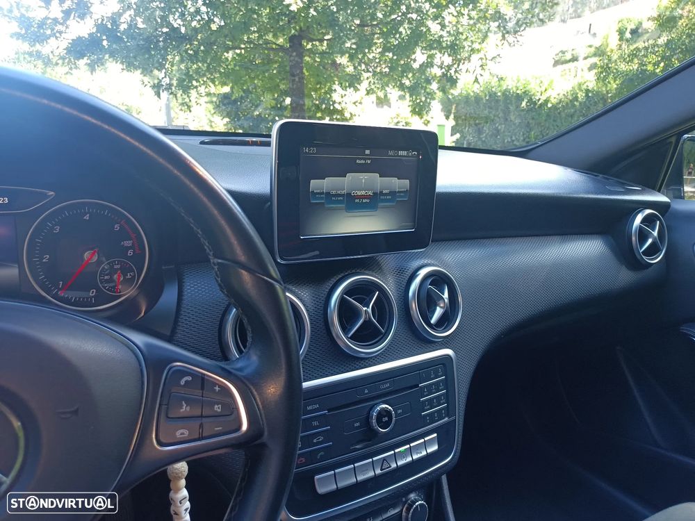 Mercedes-Benz A 160 Limousine ver-d-urban - 8