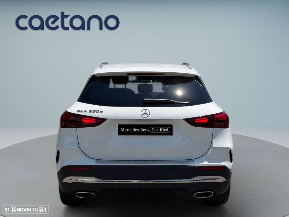 Mercedes-Benz GLA 250 e AMG Line - 3