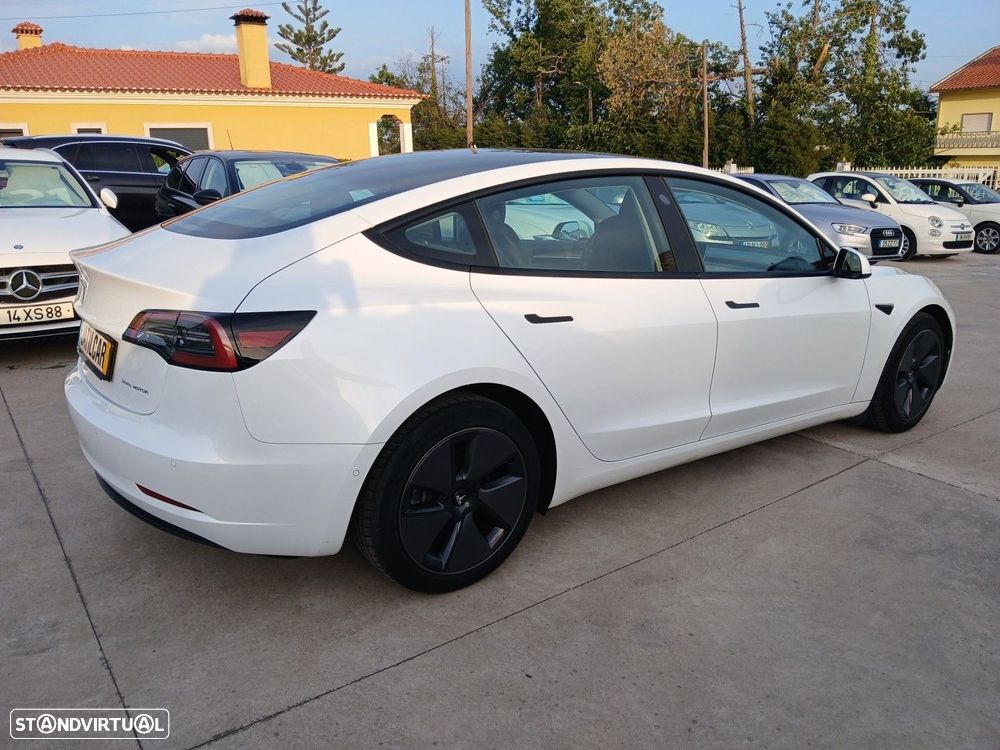 Tesla Model 3 - 8