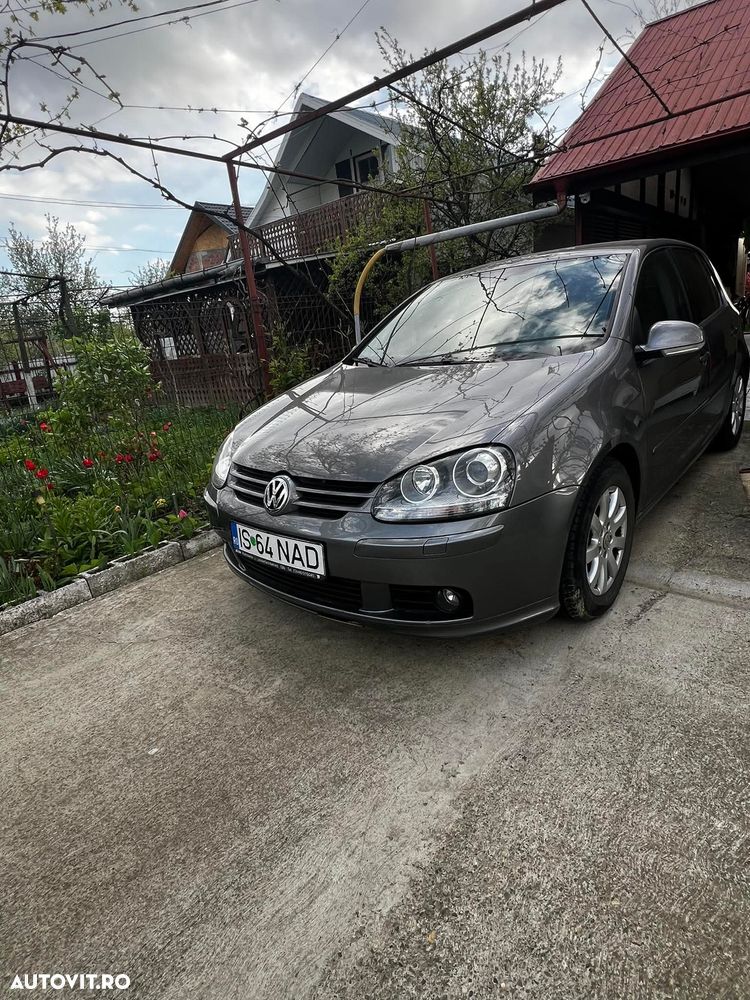 Volkswagen Golf - 1