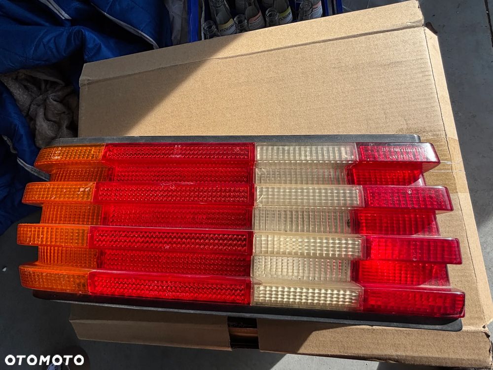 lampa tyl mercedes  560 sec  w126 lewa - 5
