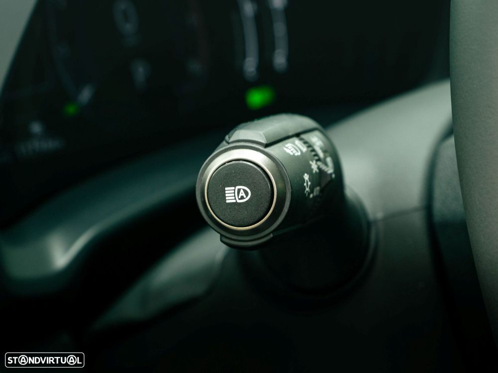 Lexus LBX Elegant - 29