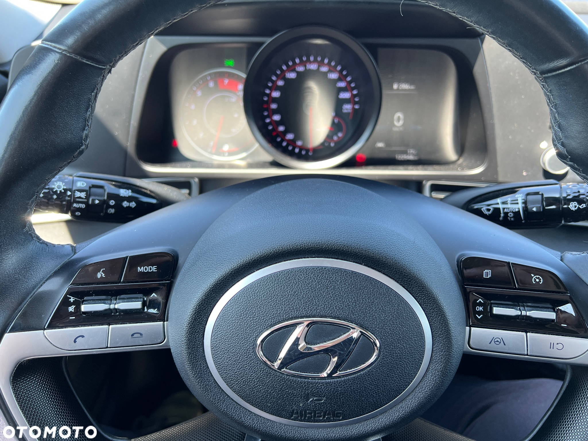 Hyundai Elantra 1.6 Modern - 27