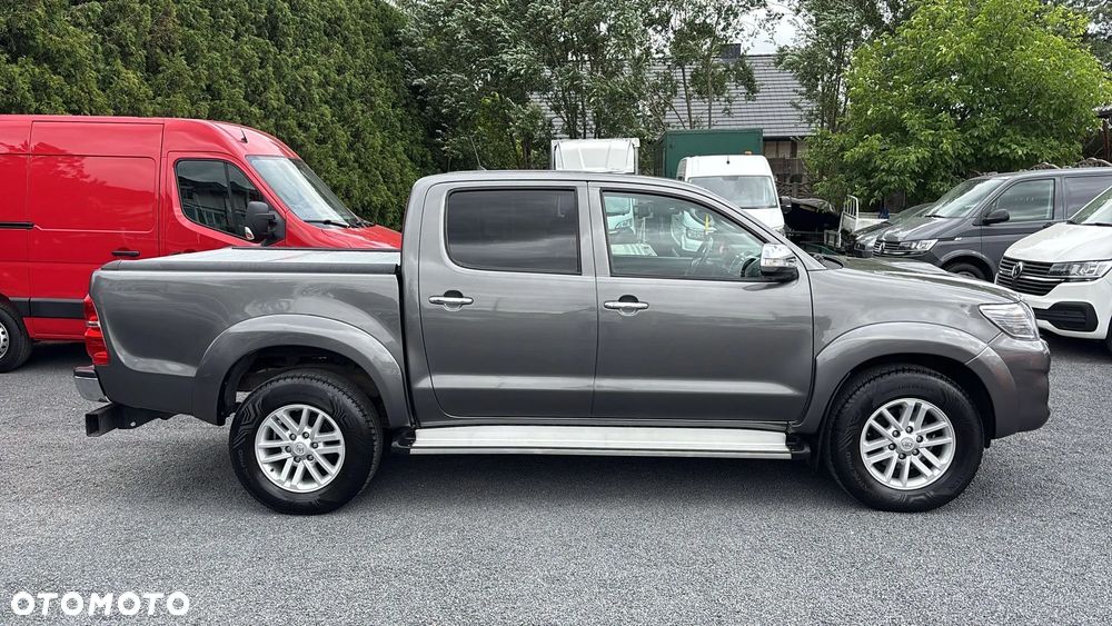 Toyota Hilux 4x4 Double Cab Life - 2