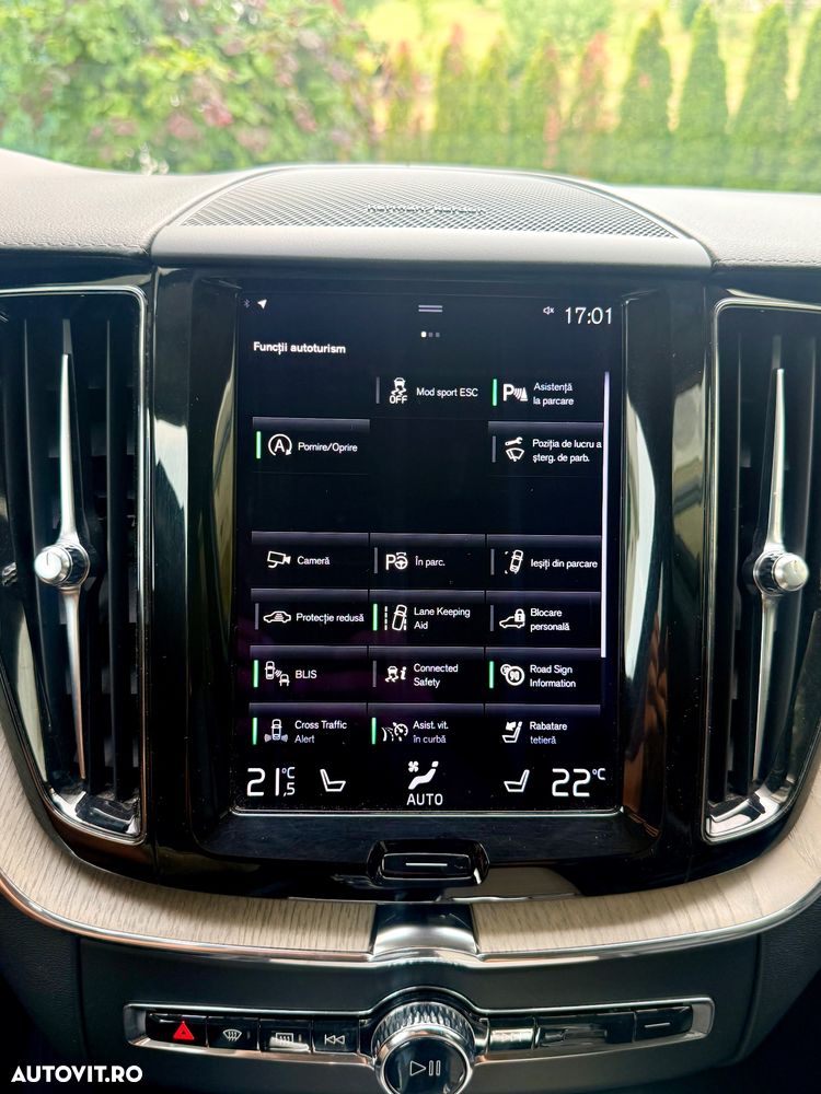 Volvo XC 60 B4 D AWD Plus Dark - 21
