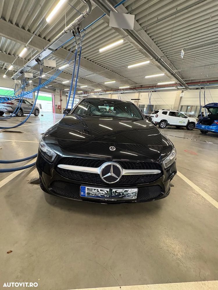 Mercedes-Benz A 180 7G-DCT Special Edition - 3