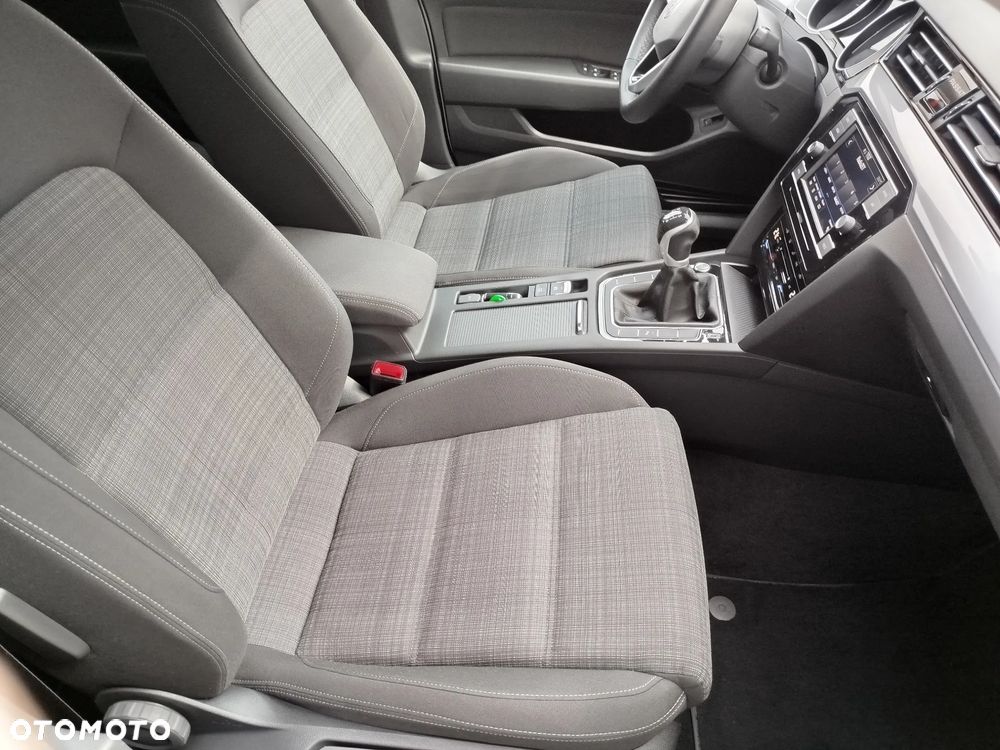 Volkswagen Passat 1.5 TSI EVO Business - 23