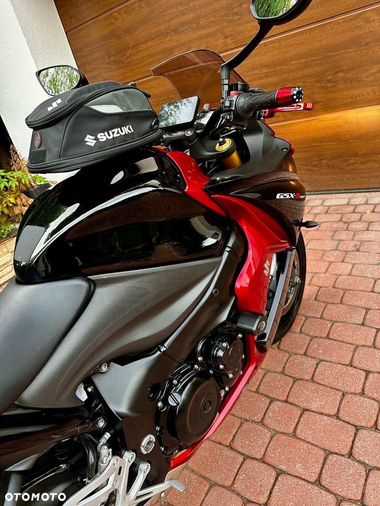 Suzuki GSX - 2
