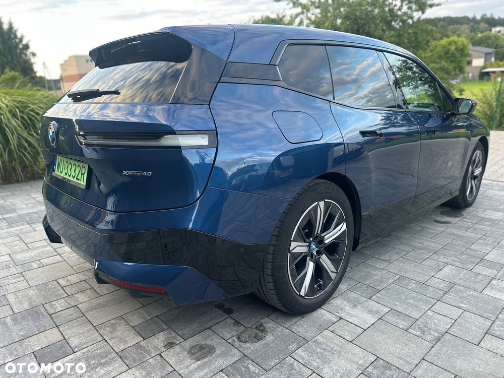 BMW iX xDrive40 76.6kWh Signature - 13