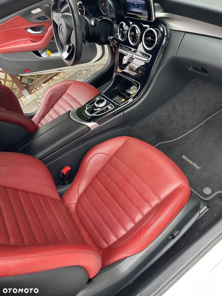 Mercedes-Benz Klasa C 200 4-Matic 9G-TRONIC - 12