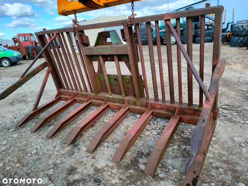 Chwytak widły krokodyl do kiszonki słomy obornika - 1