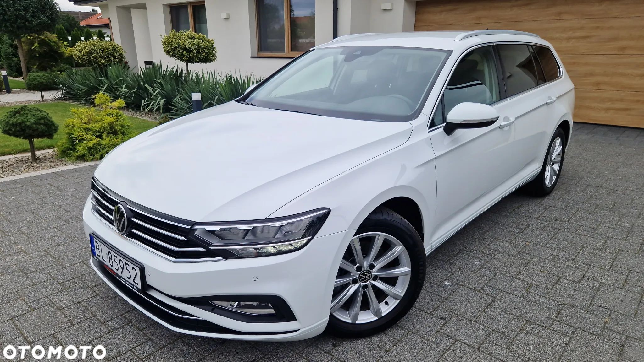Volkswagen Passat Variant 2.0 TDI SCR DSG Business - 1