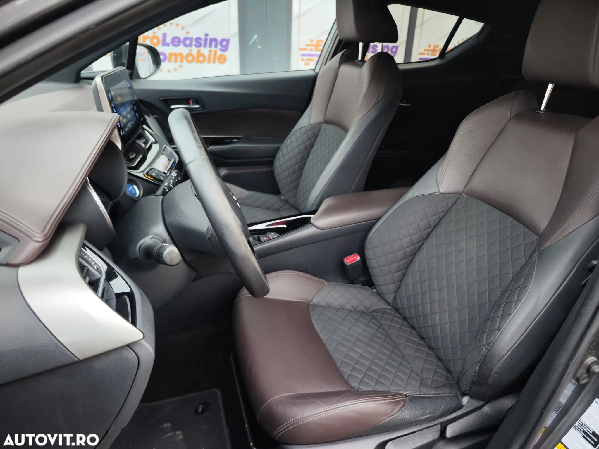 Toyota C-HR - 11