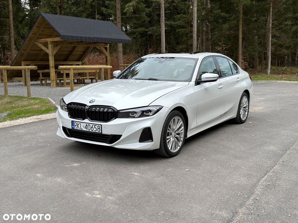BMW Seria 3 330i xDrive Sport Line - 1