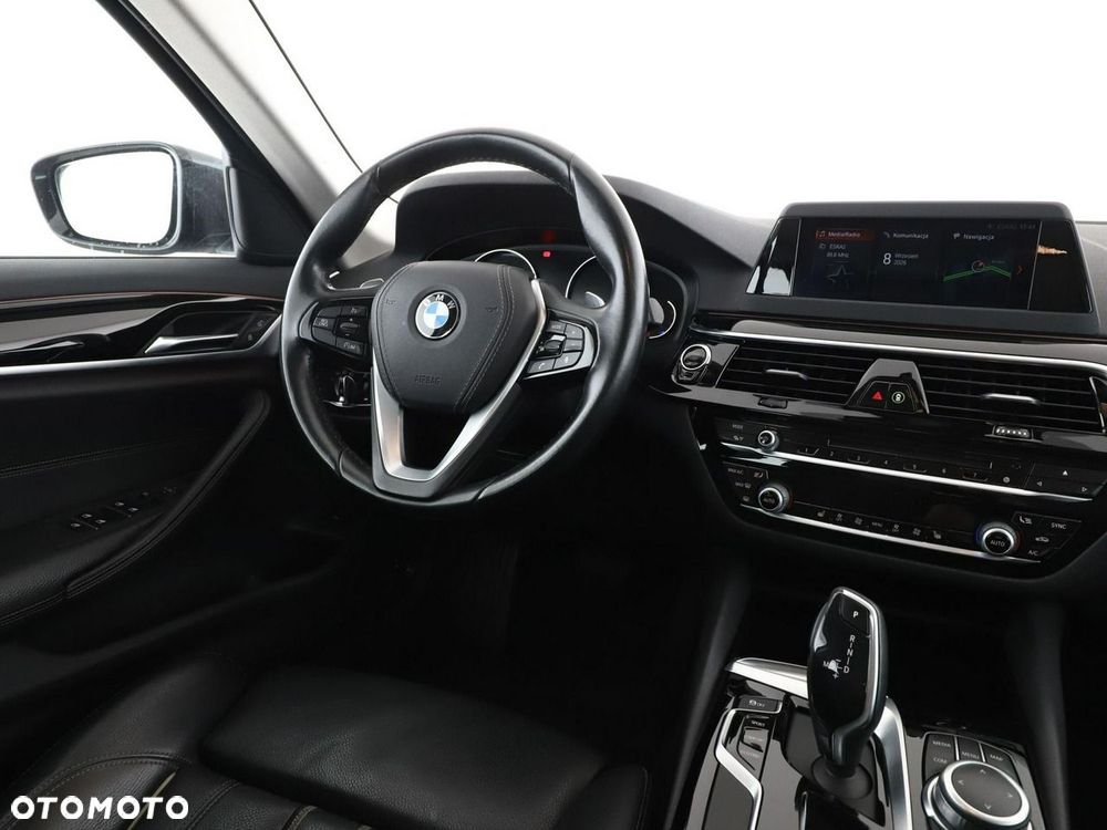 BMW Seria 5 520d Sport Line - 17